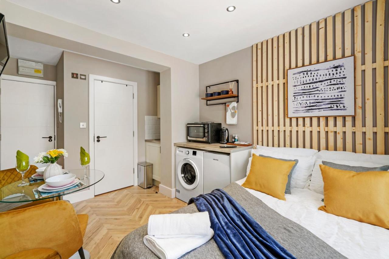 Cosy Heathrow Studios - Parking - Garden London Kültér fotó