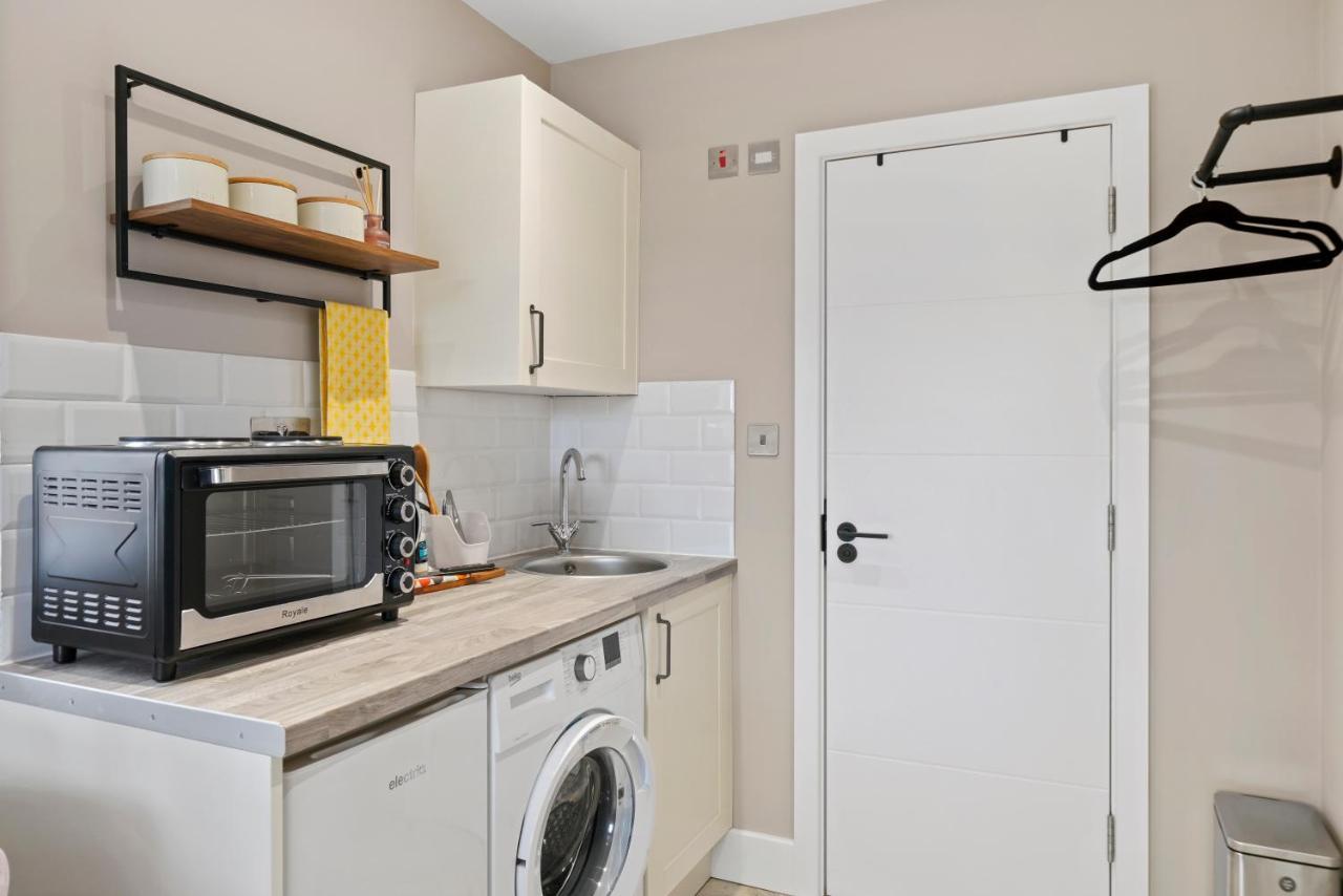 Cosy Heathrow Studios - Parking - Garden London Kültér fotó